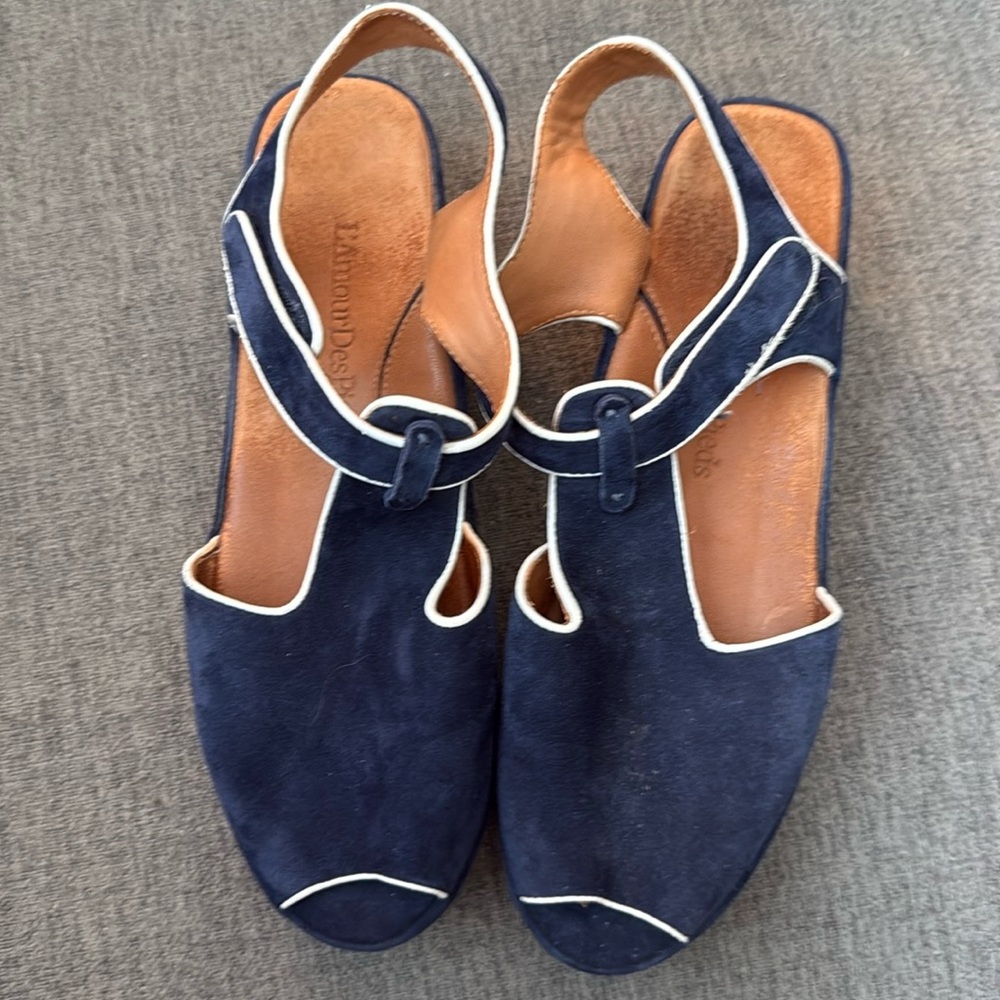 NEW L'AMOUR DES PIEDS women's t-strap sandal in navy suede